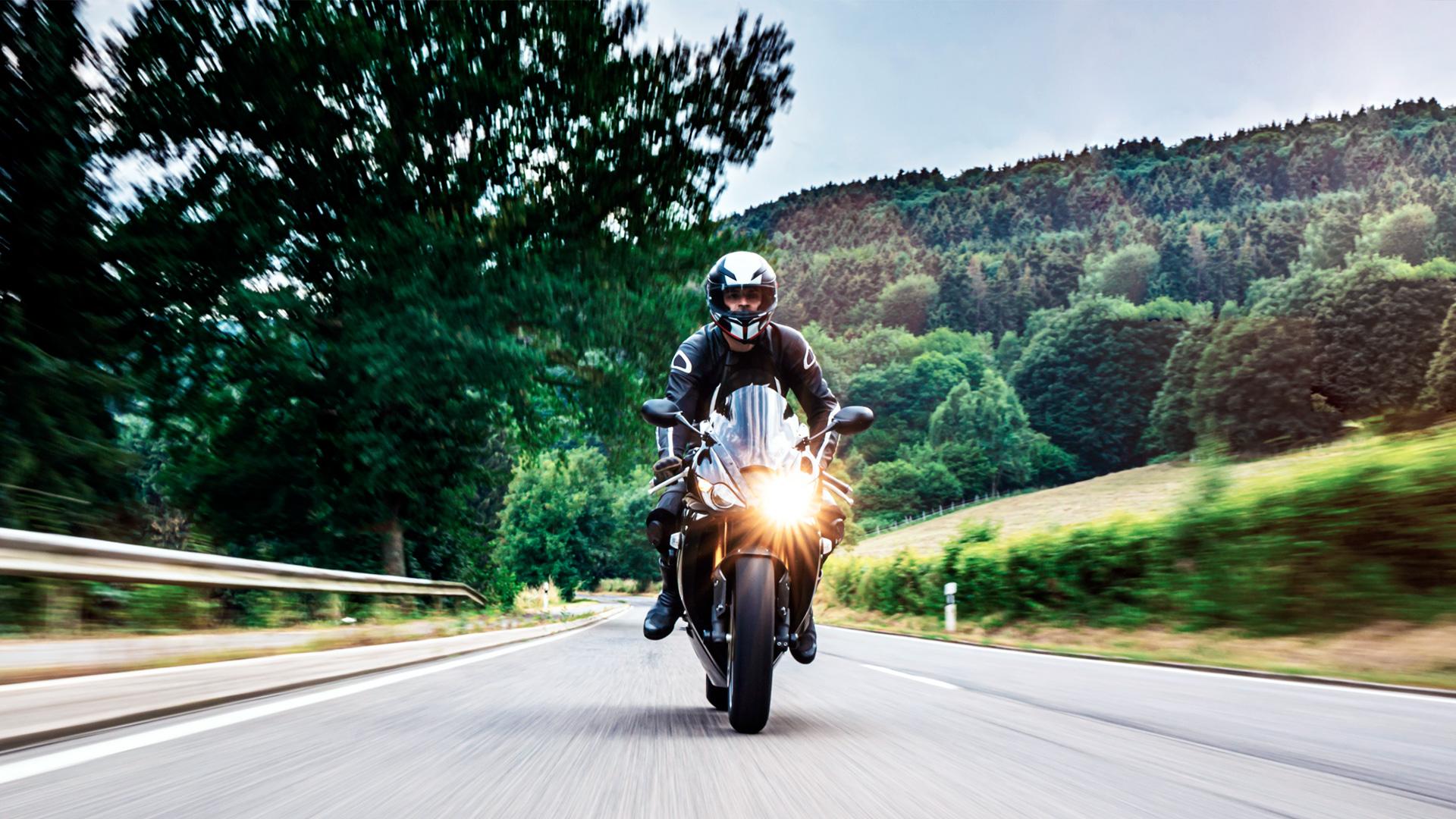 1920x1080_assurance_moto_route_1.jpg