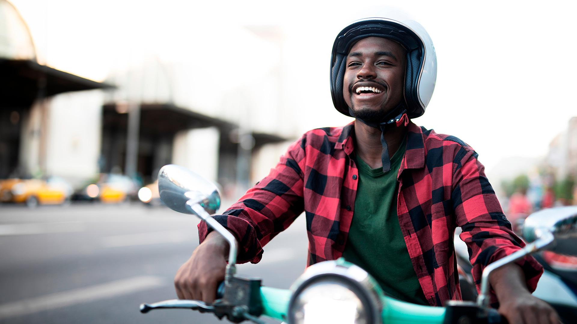 1920x1080_assurance_scooter_homme_2.jpg